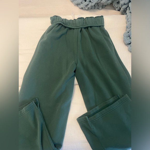 Urban Outfitters Forest /Pine Green Mid Weight Soft Sweats! - Picture 2 of 4